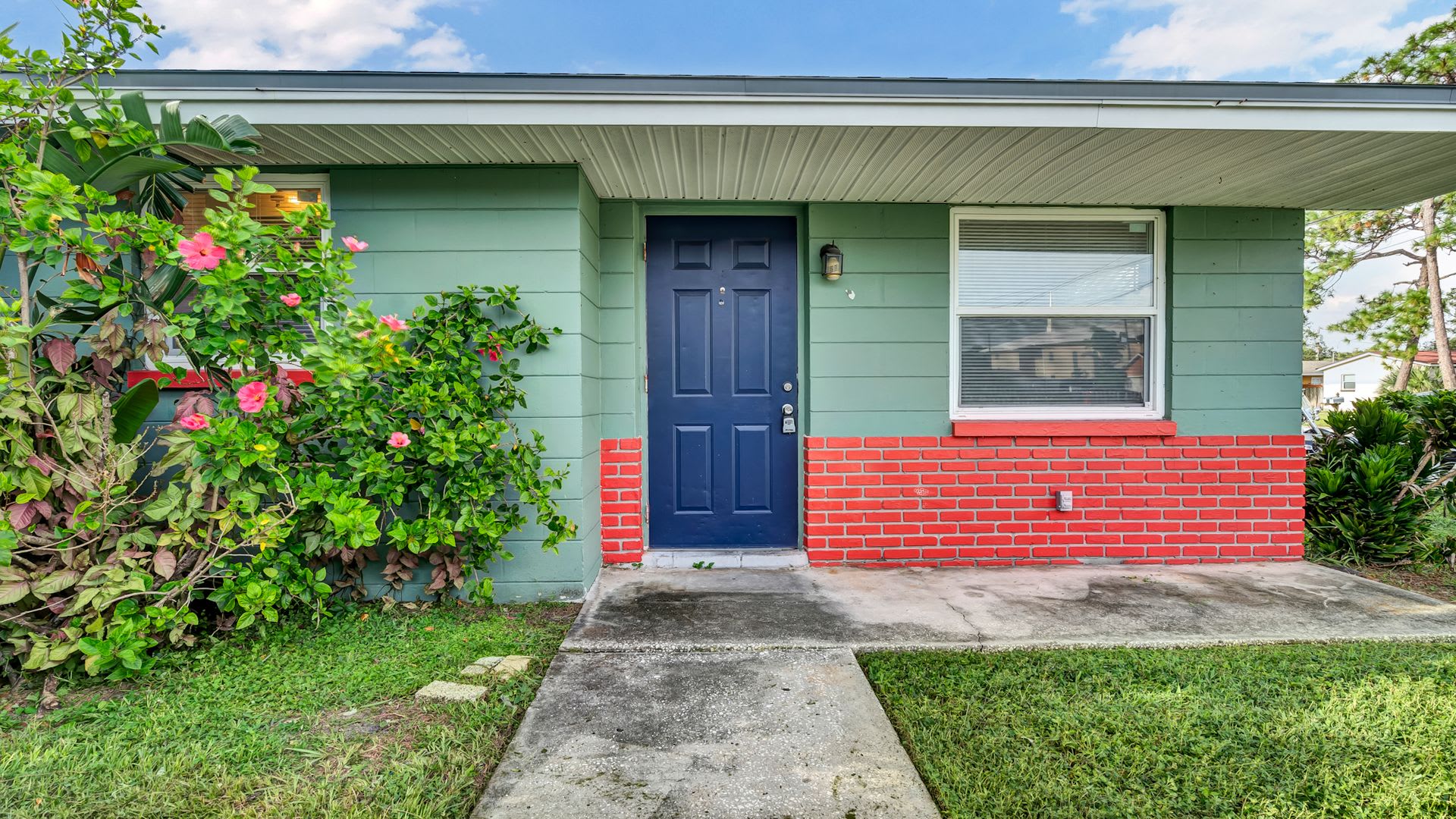 Fantastic 2Br 1Bath Duplex In Lealman Highlands St Petersburg – photo 1 of 14