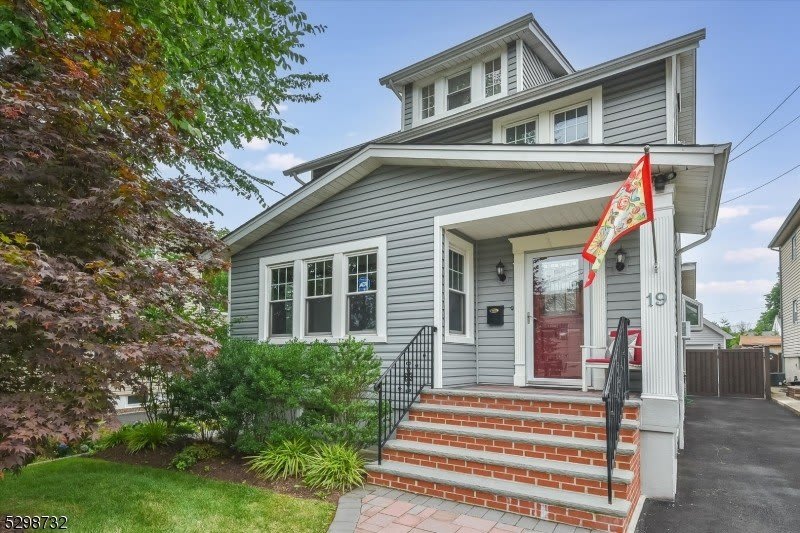 19 Field Rd – photo 1