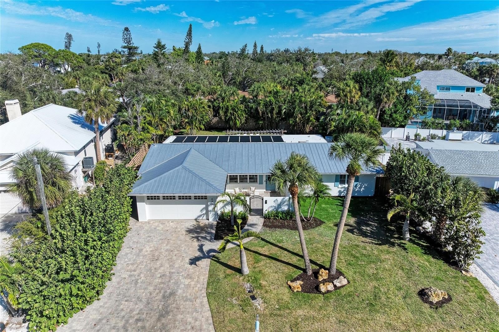 431 ISLAND Circle – photo 1