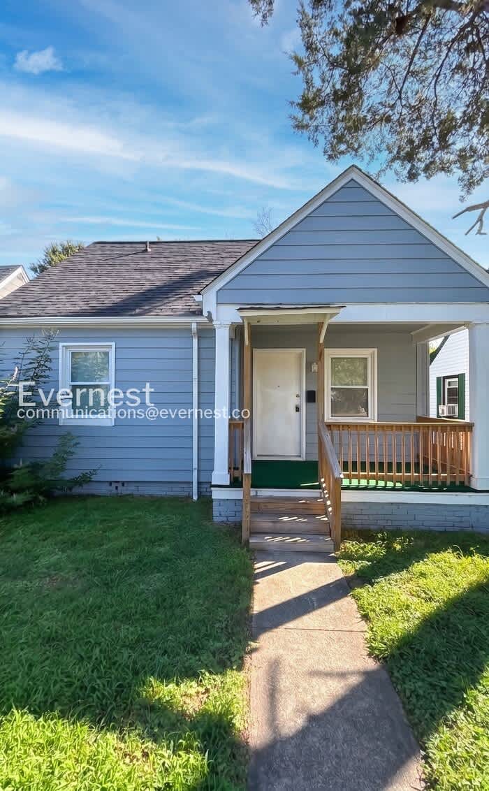 1402 East 18th Street – photo 1