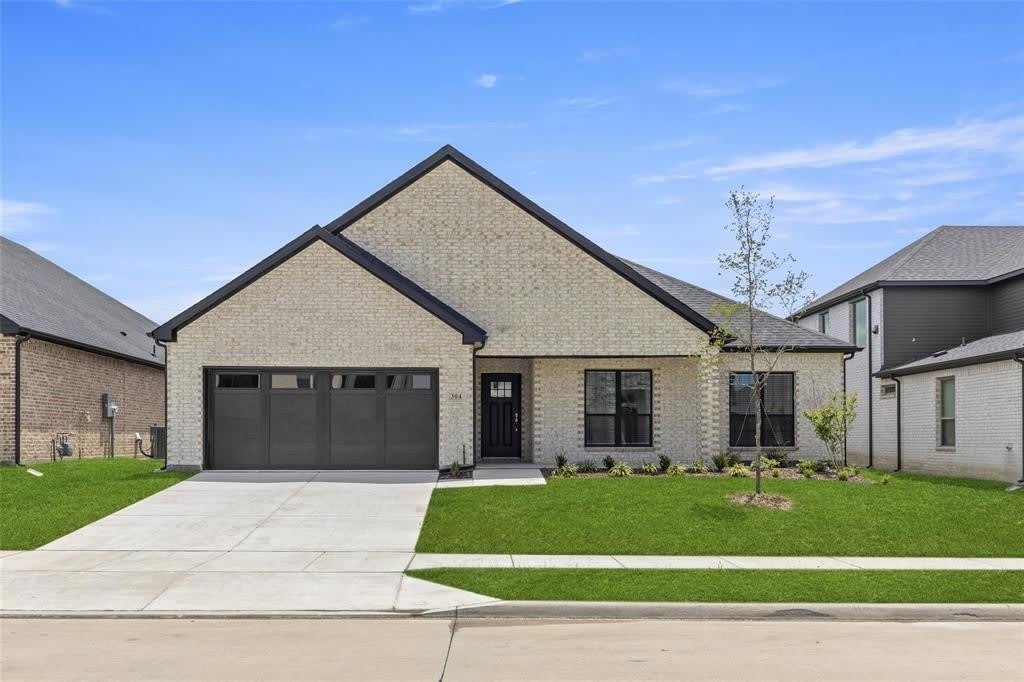 304 Community Drive – photo 1