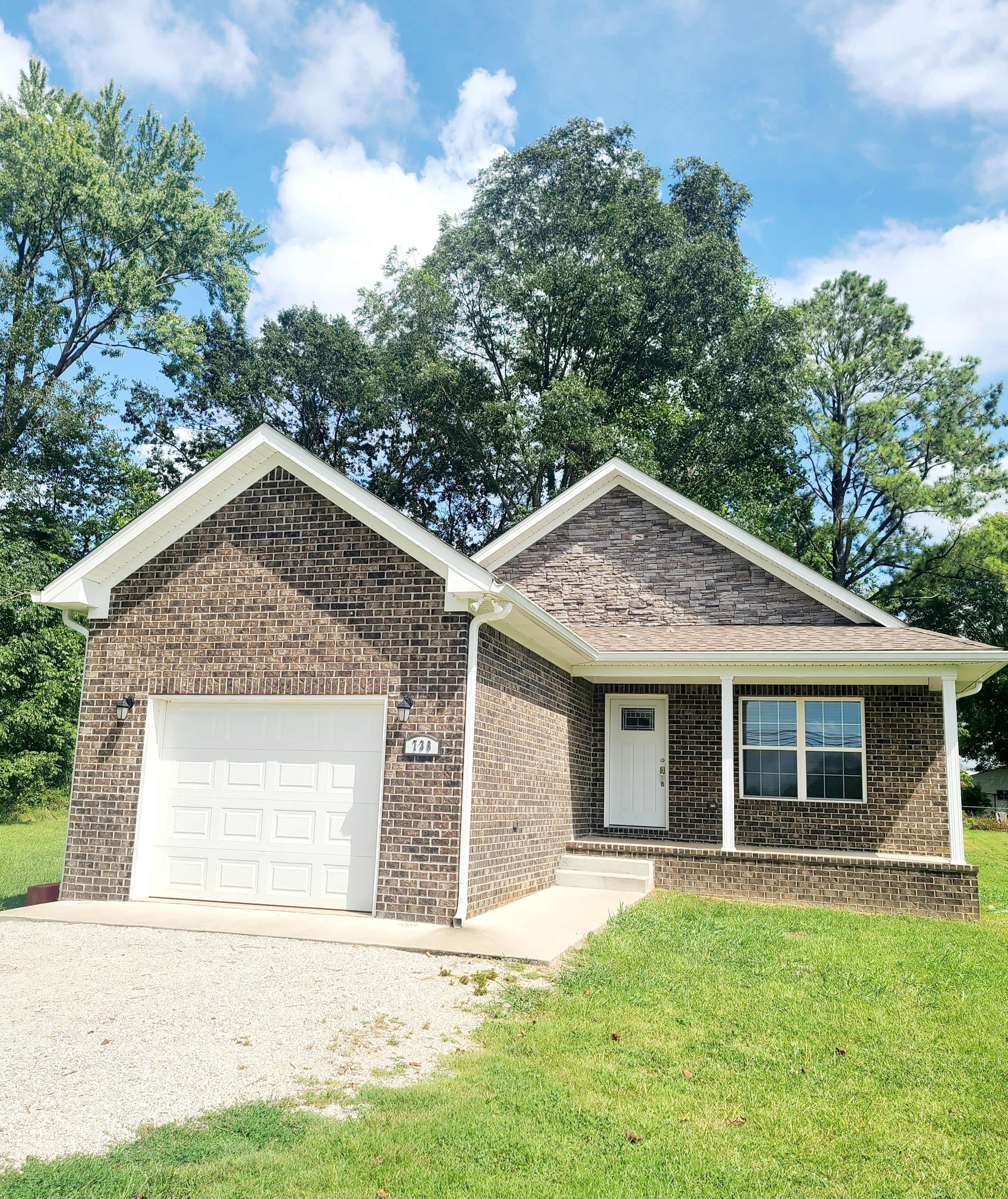 738 Hedge St – photo 1 of 11