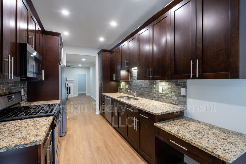 3994 Elm St – photo 1