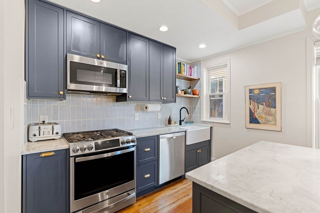 32 Roseclair St – photo 1