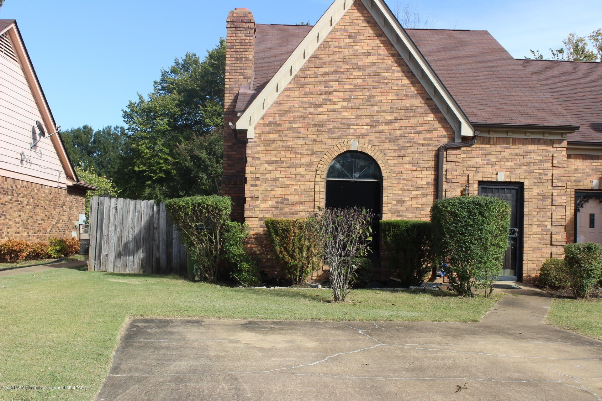 7090 Greenbriar Drive – photo 1