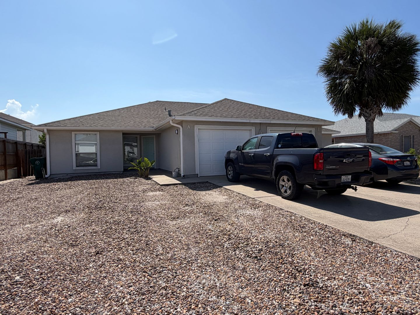 THREE BEDROOMS TWO BATH ONE STORY DUPLEX – photo 1