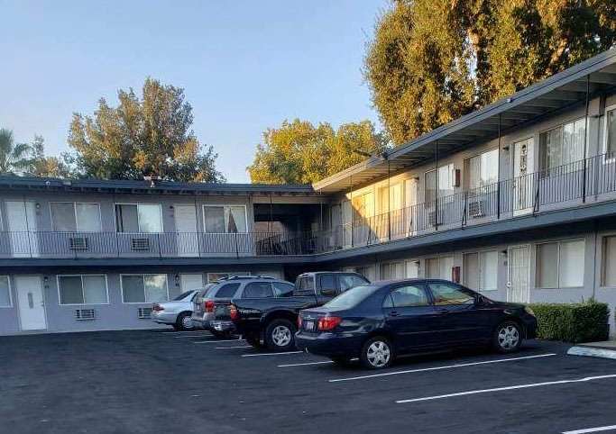 College Street – photo 1 of 7