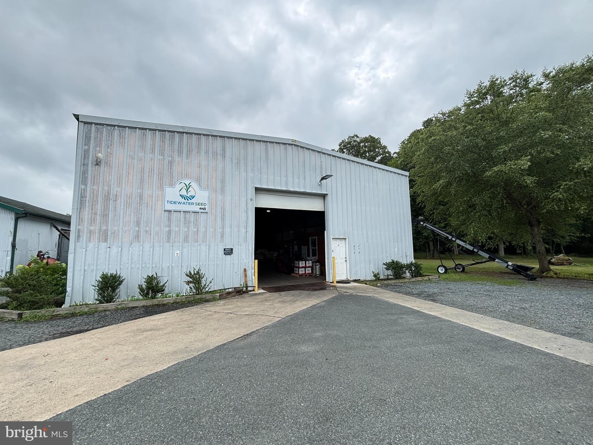 5620 LANDING NECK Road – photo 1 of 10