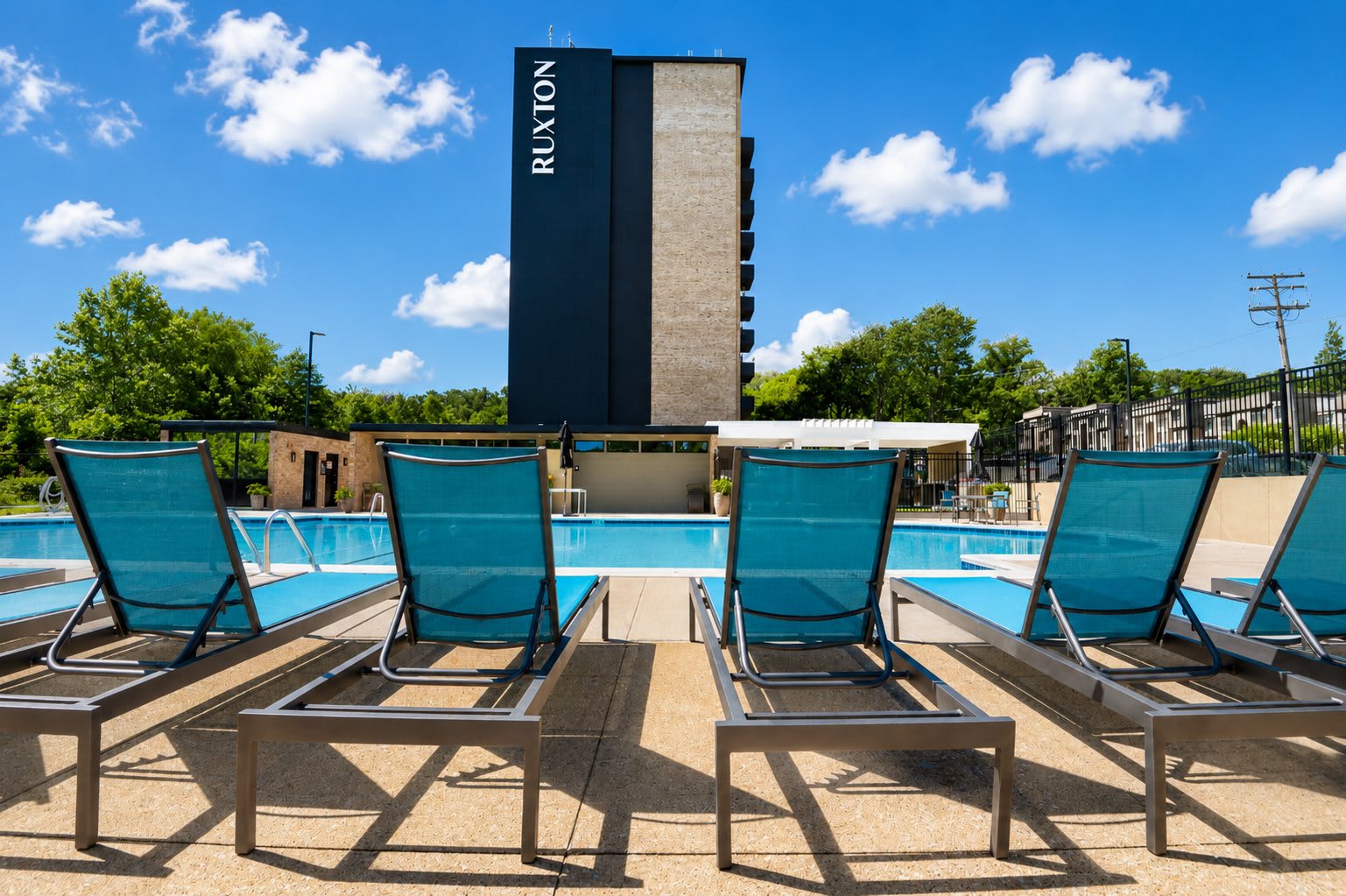 Ruxton Towers Apartments – photo 1
