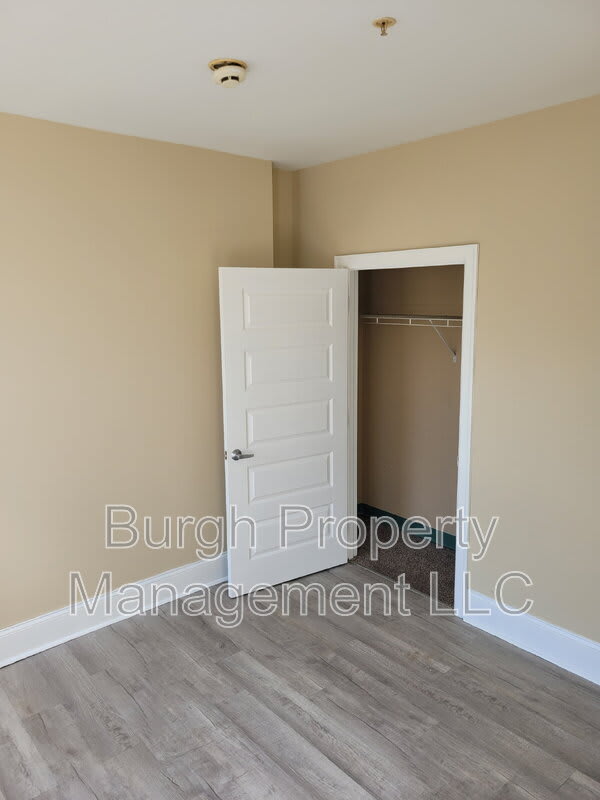 1009 Penn Avenue – photo 1 of 10