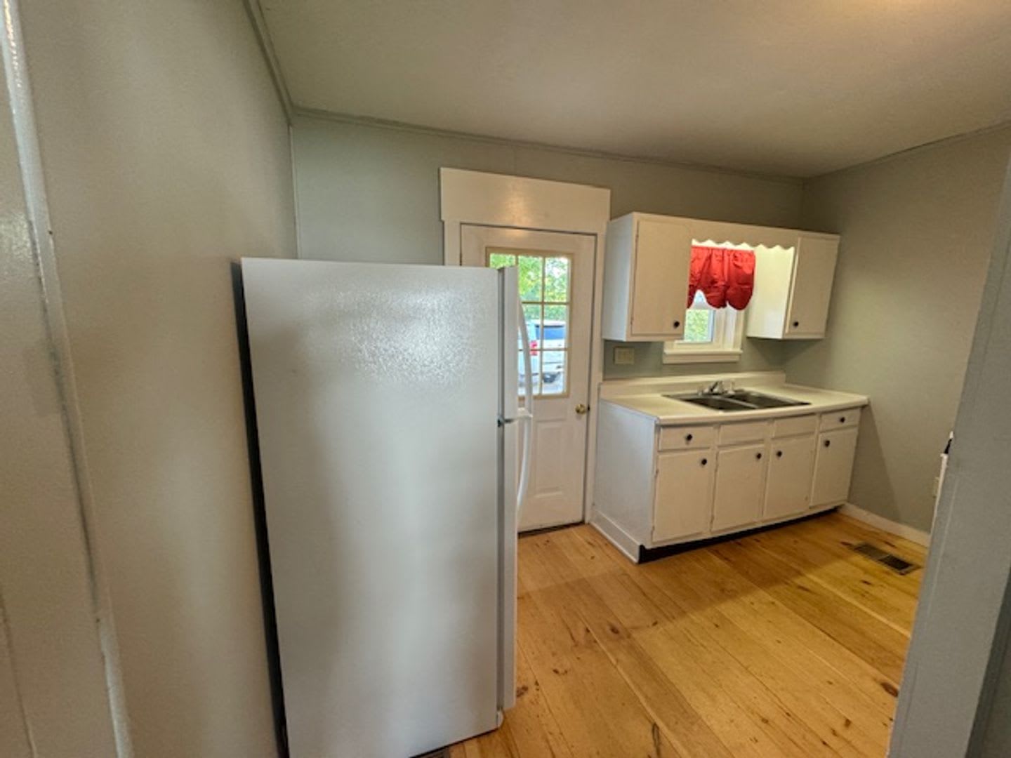 18 Maple Street – photo 1 of 9