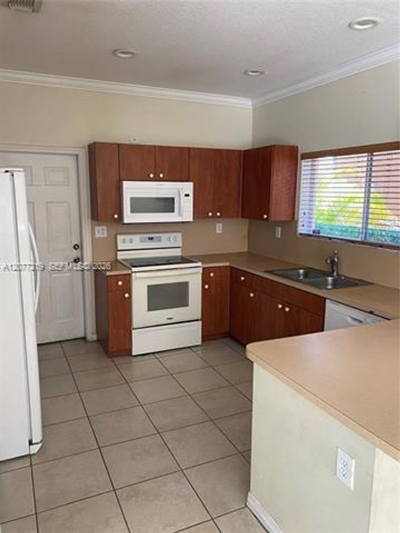 14503 Sw 158Th Ct 14503 Miami Fl 33196 – photo 1