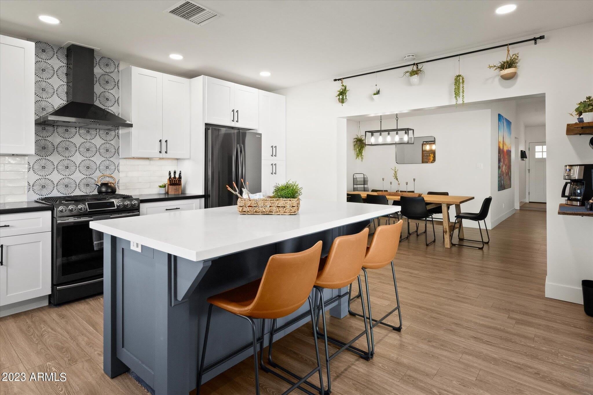 1027 W PERALTA Avenue – photo 1