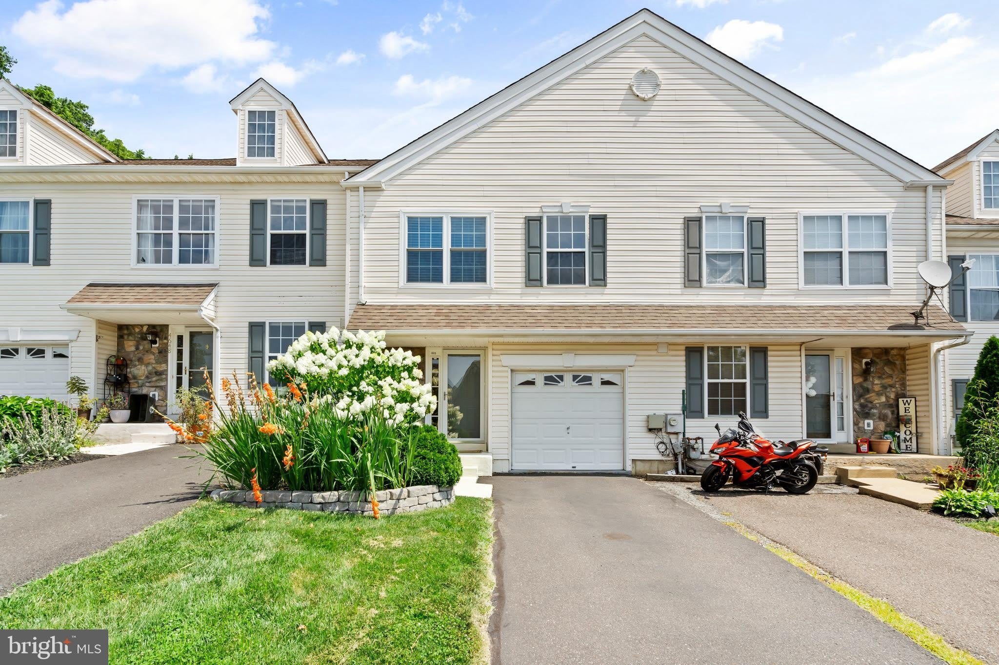 4650 LOUISE SAINT CLAIRE Drive – photo 1