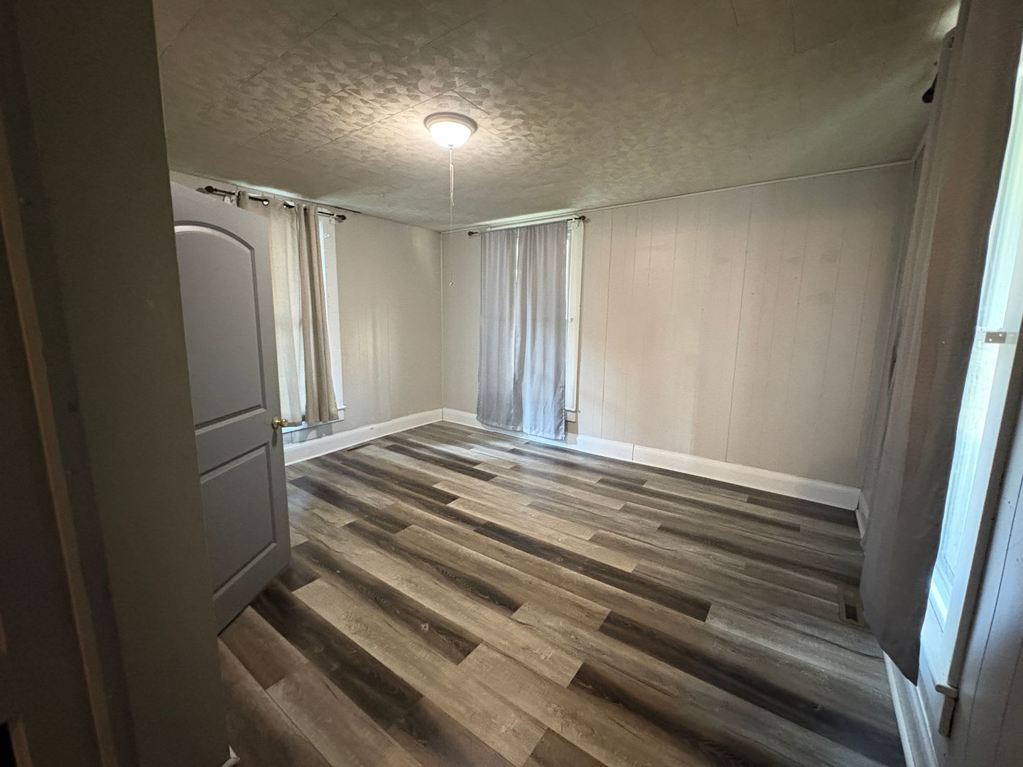 Spacious 3bed / 1 bath – photo 1 of 7