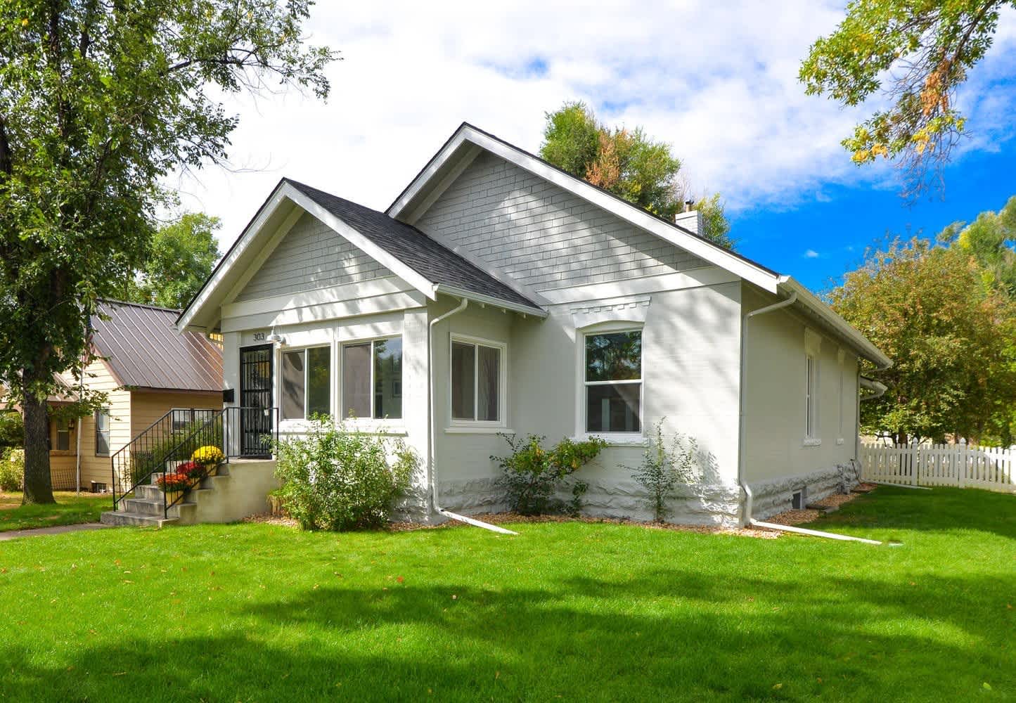 Beautifully remodeled 3 Bedroom Bungalow in Old Town – photo 1