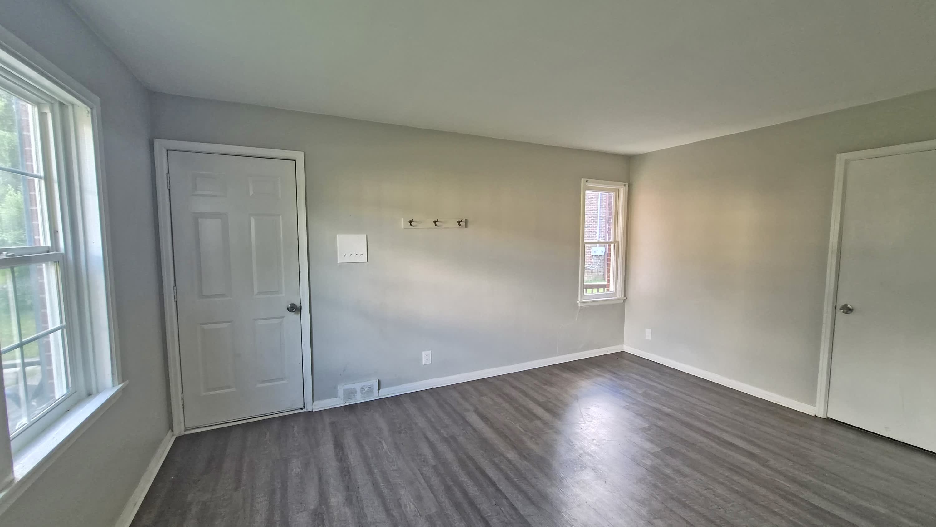 4230 Chester Drive – photo 1 of 8