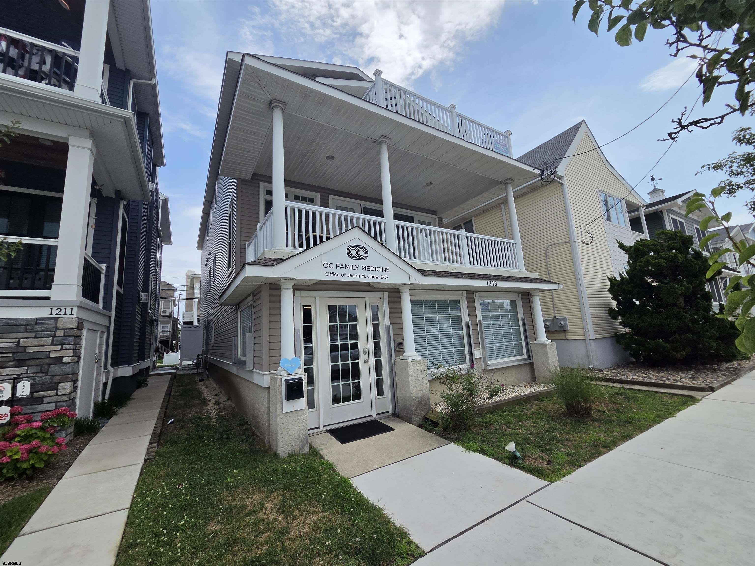 1213 West Ave – photo 1 of 15