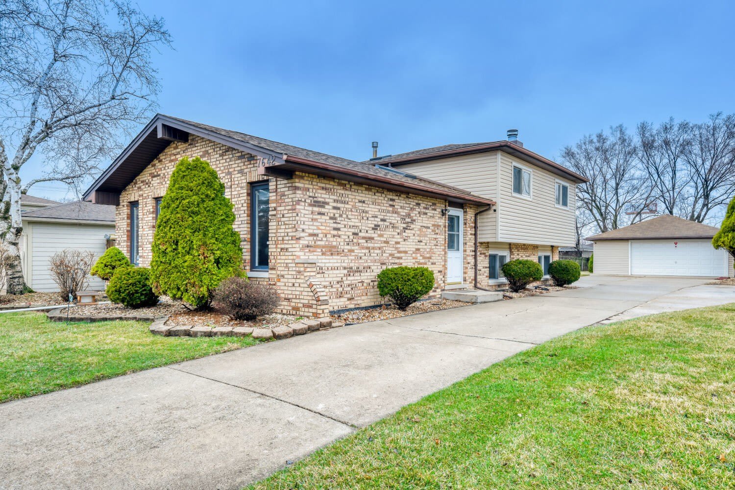 7642 W 92ND Place – photo 1 of 11