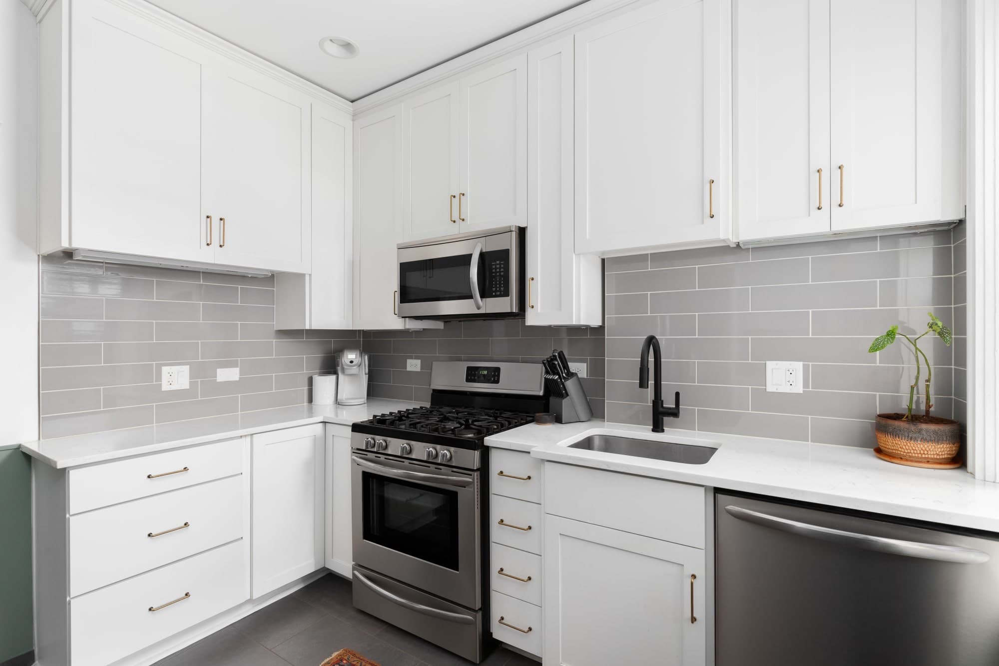 Summit View Apartments – photo 1