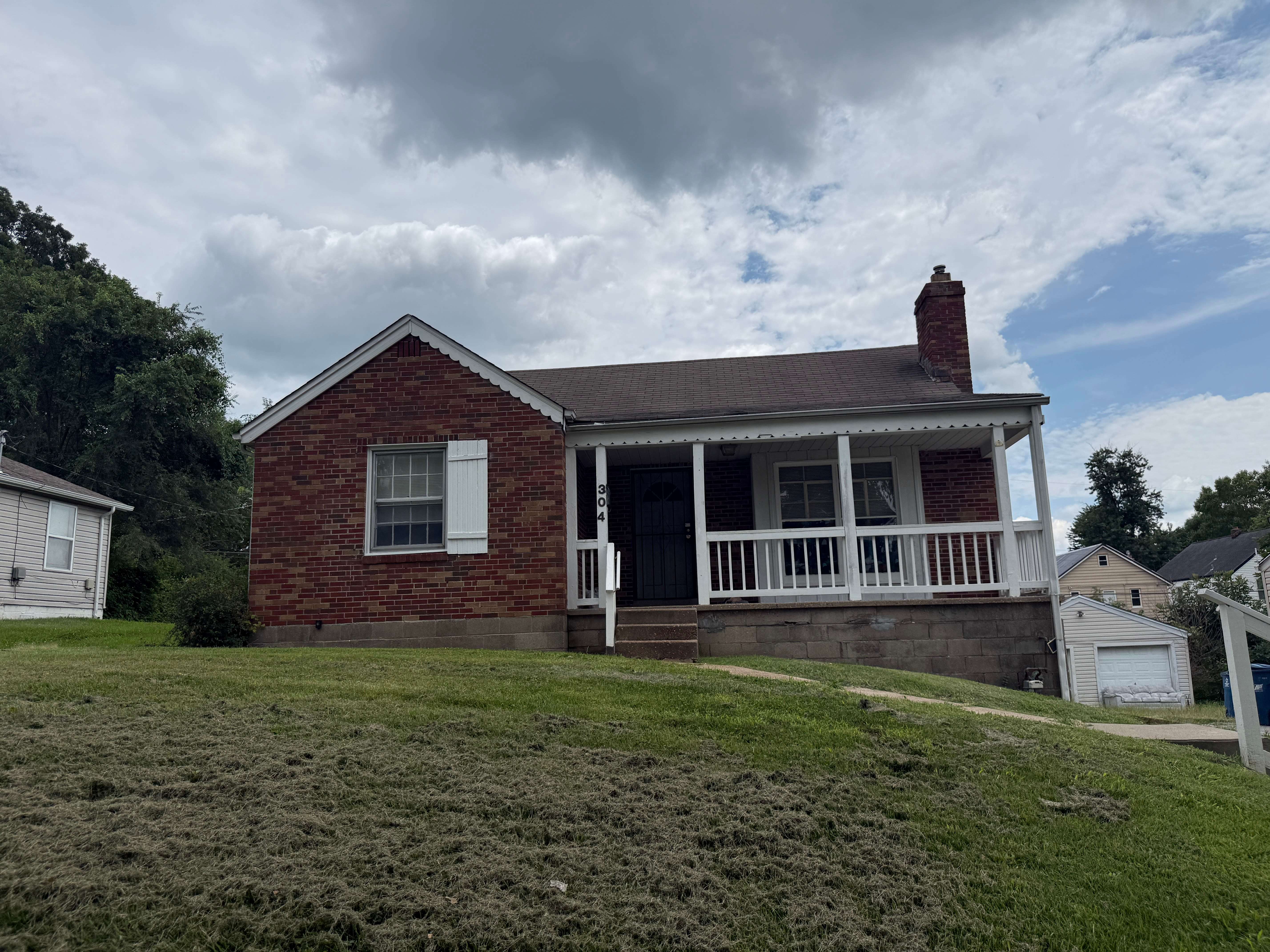 304 Superior Dr – photo 1 of 24