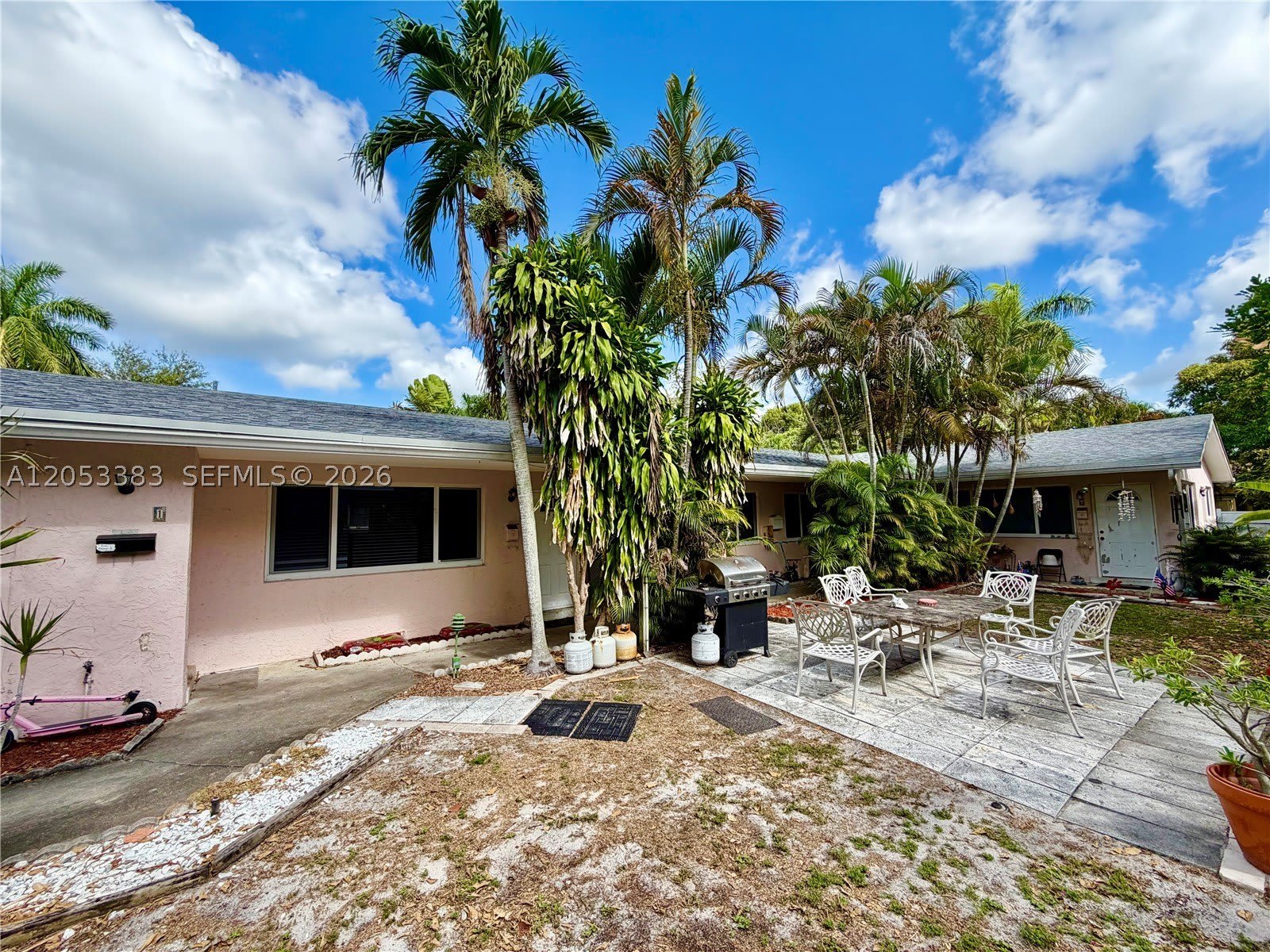 905 SE 13th St – photo 1