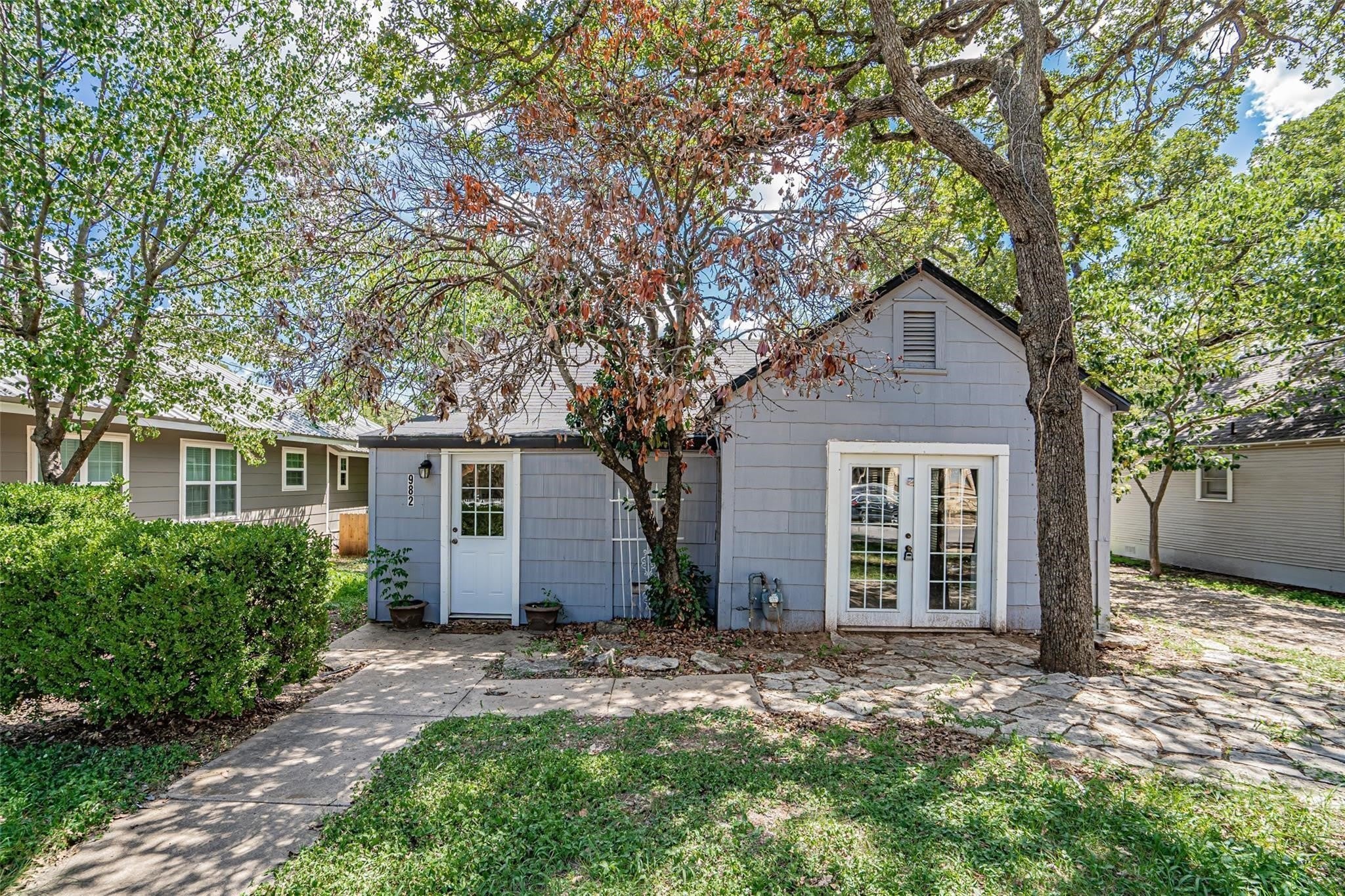 982 W Tarleton Street – photo 1 of 24