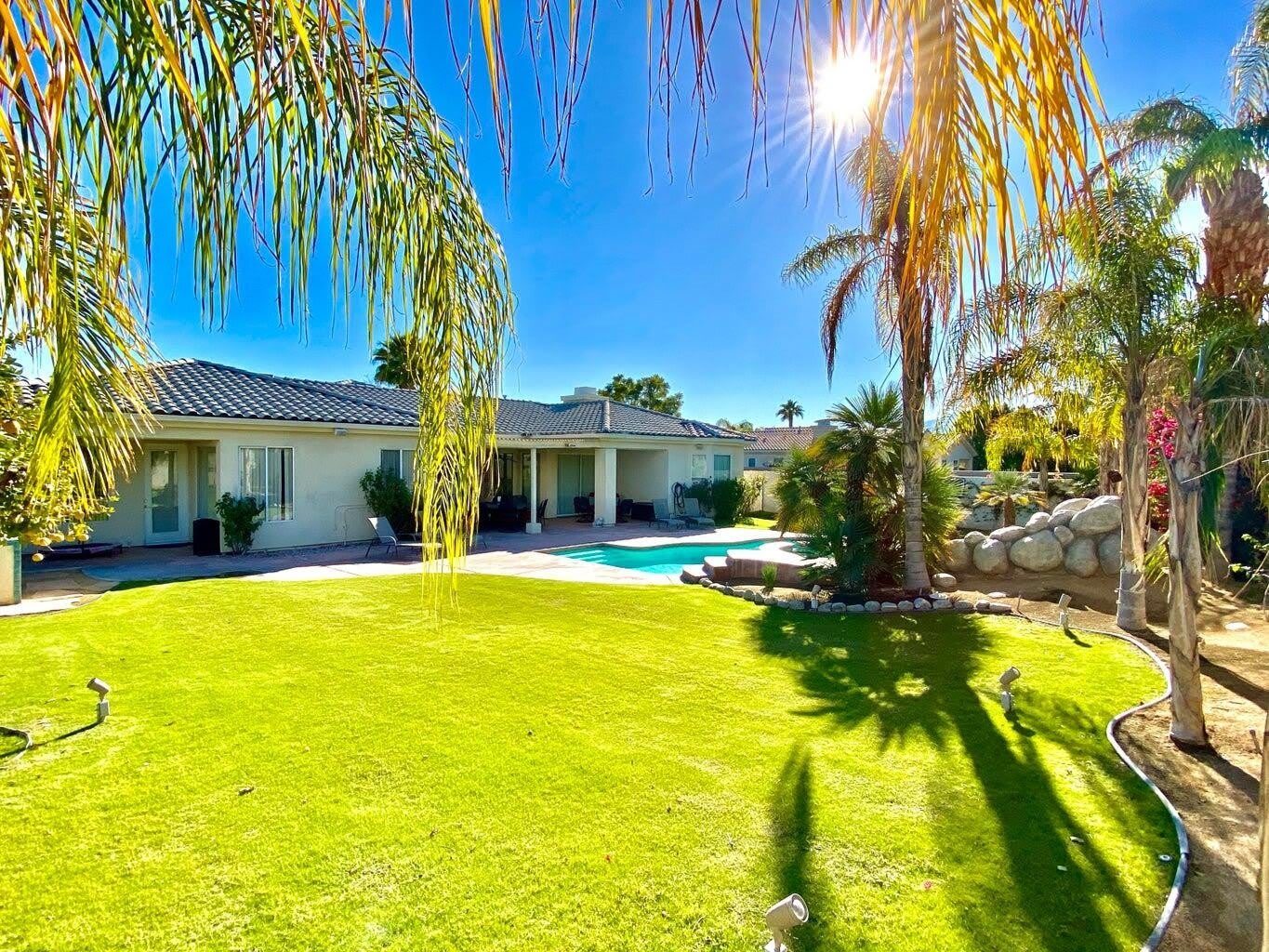 5 Victoria Falls Drive – photo 1 of 26