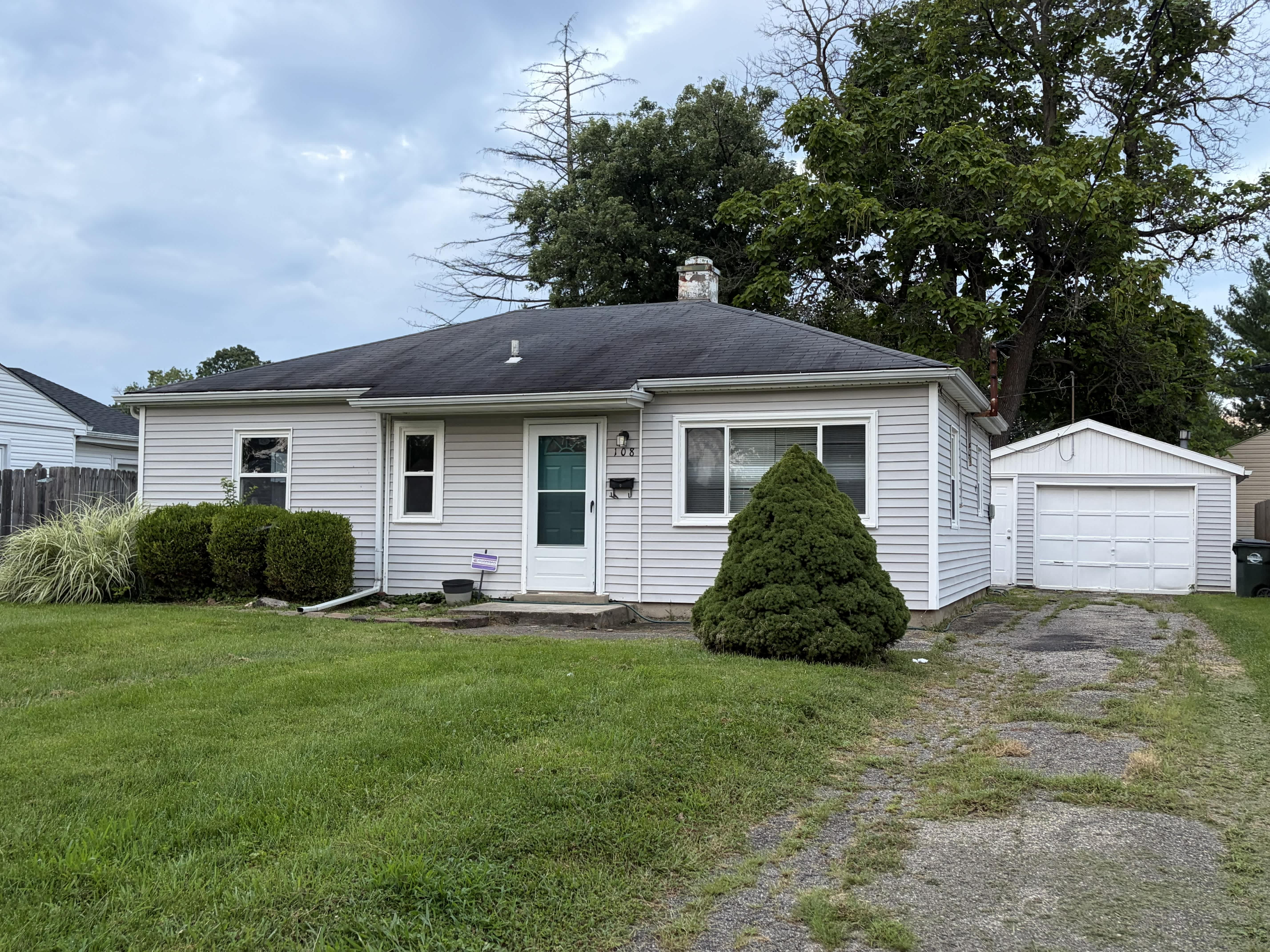 108 Holly Ln – photo 1 of 191
