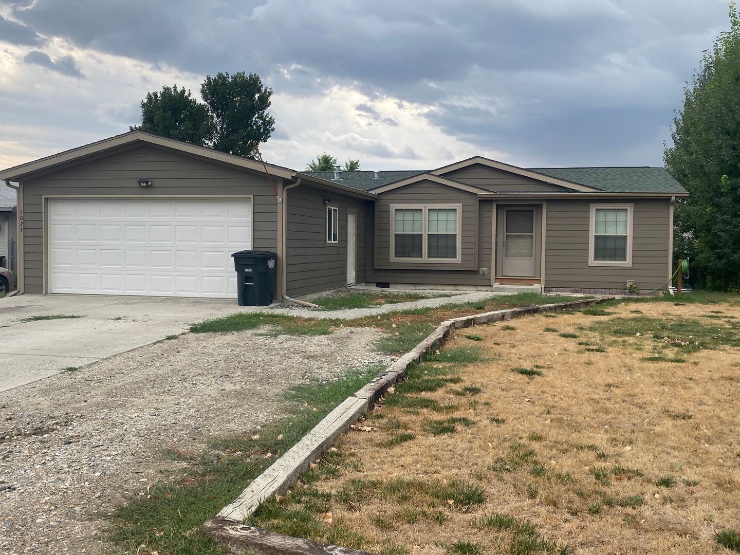 Charming 3-Bed, 2-Bath Home in Columbus, MT – Available for Rent! – photo 1 of 12