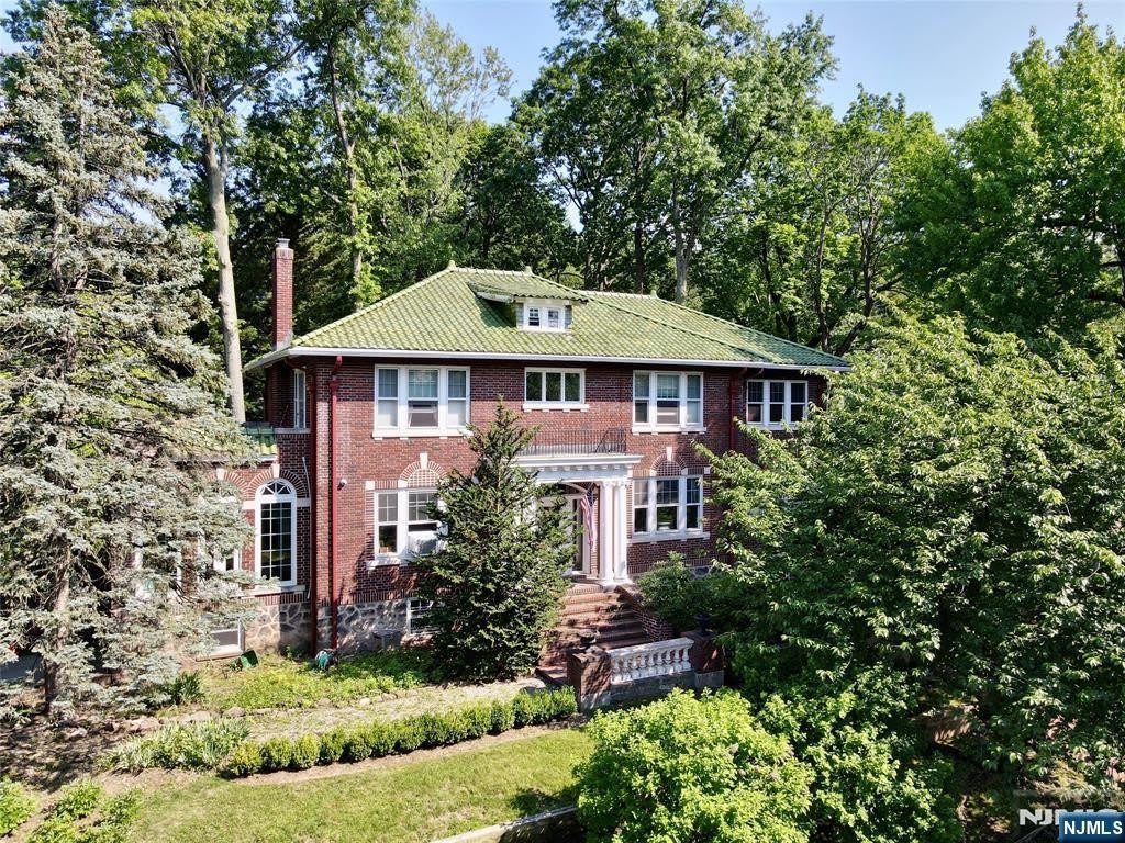 155 Paulin Boulevard – photo 1 of 46