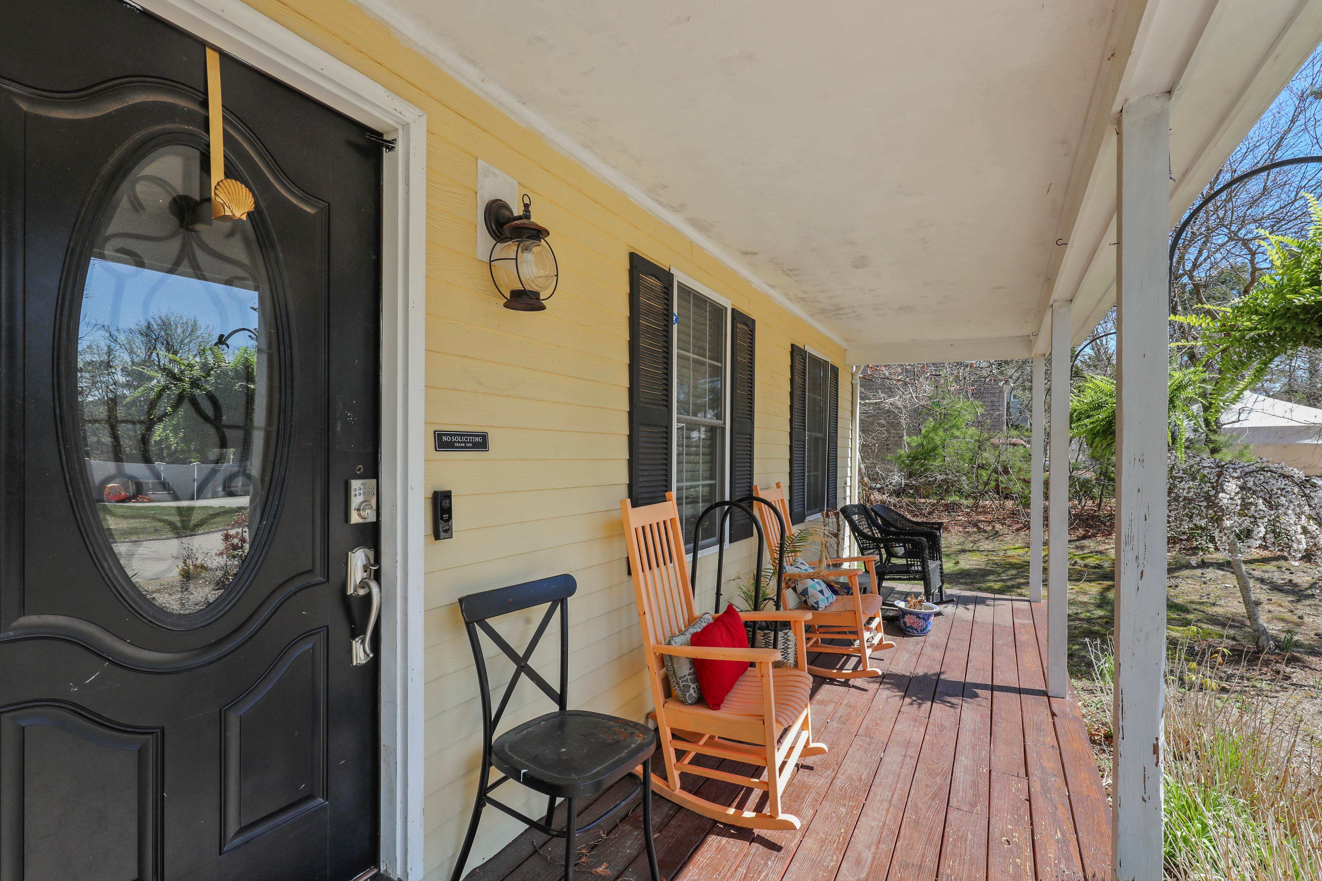6 Buttonwood Ln – photo 1 of 16