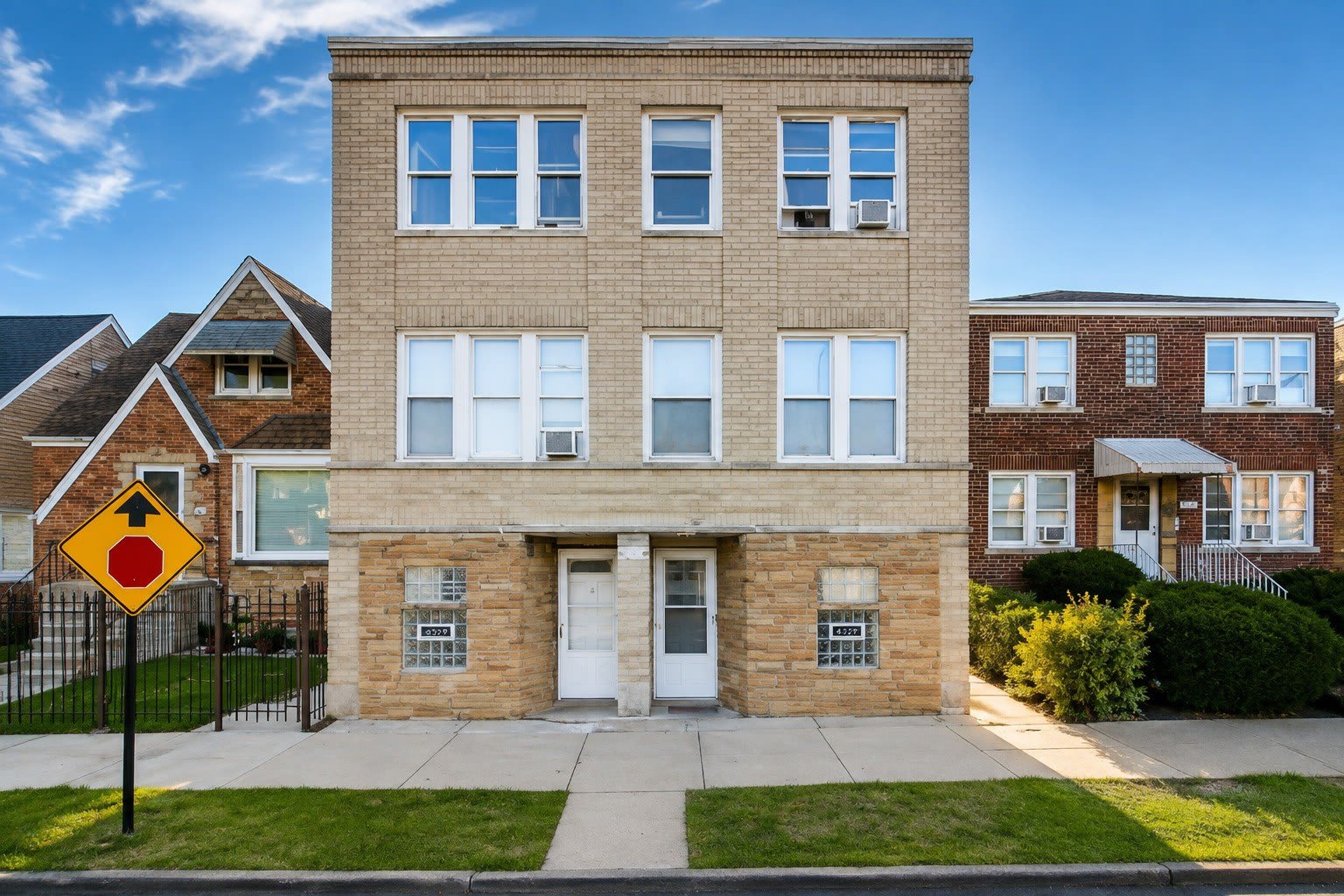 3029 N Austin Avenue – photo 1