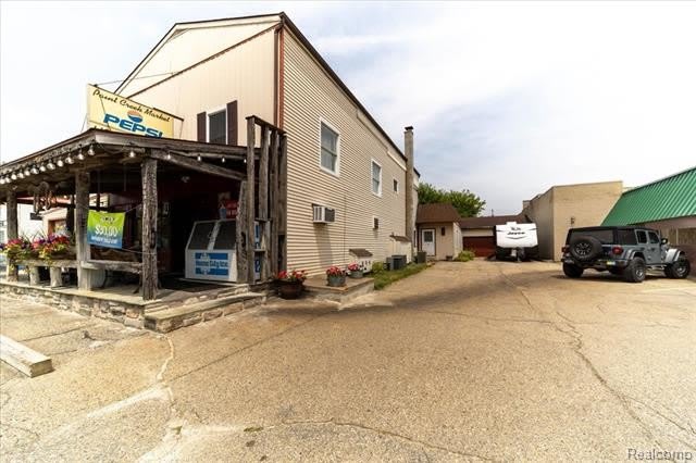 4335 Territorial Road – photo 1 of 20