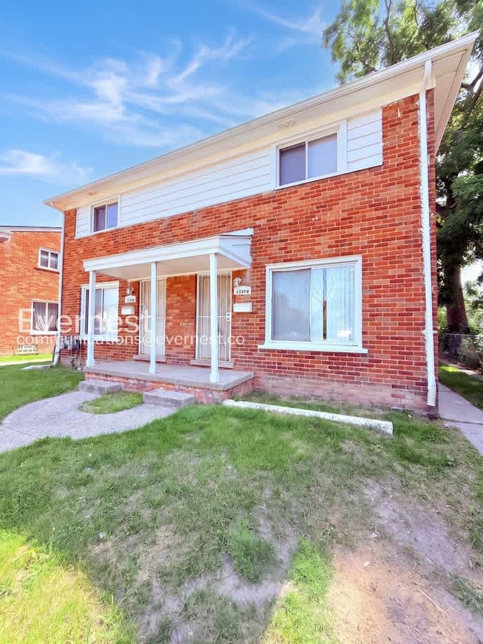 15378 Meyers Road – photo 1