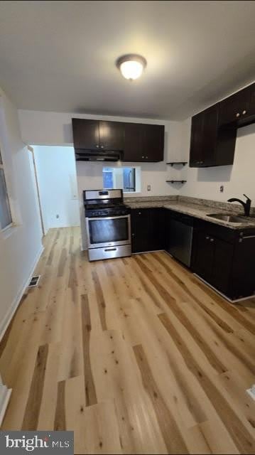 1835 N LEITHGOW Street – photo 1