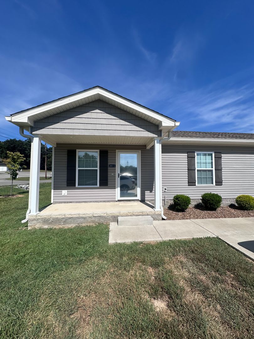 400 Sanderson Drive – photo 1