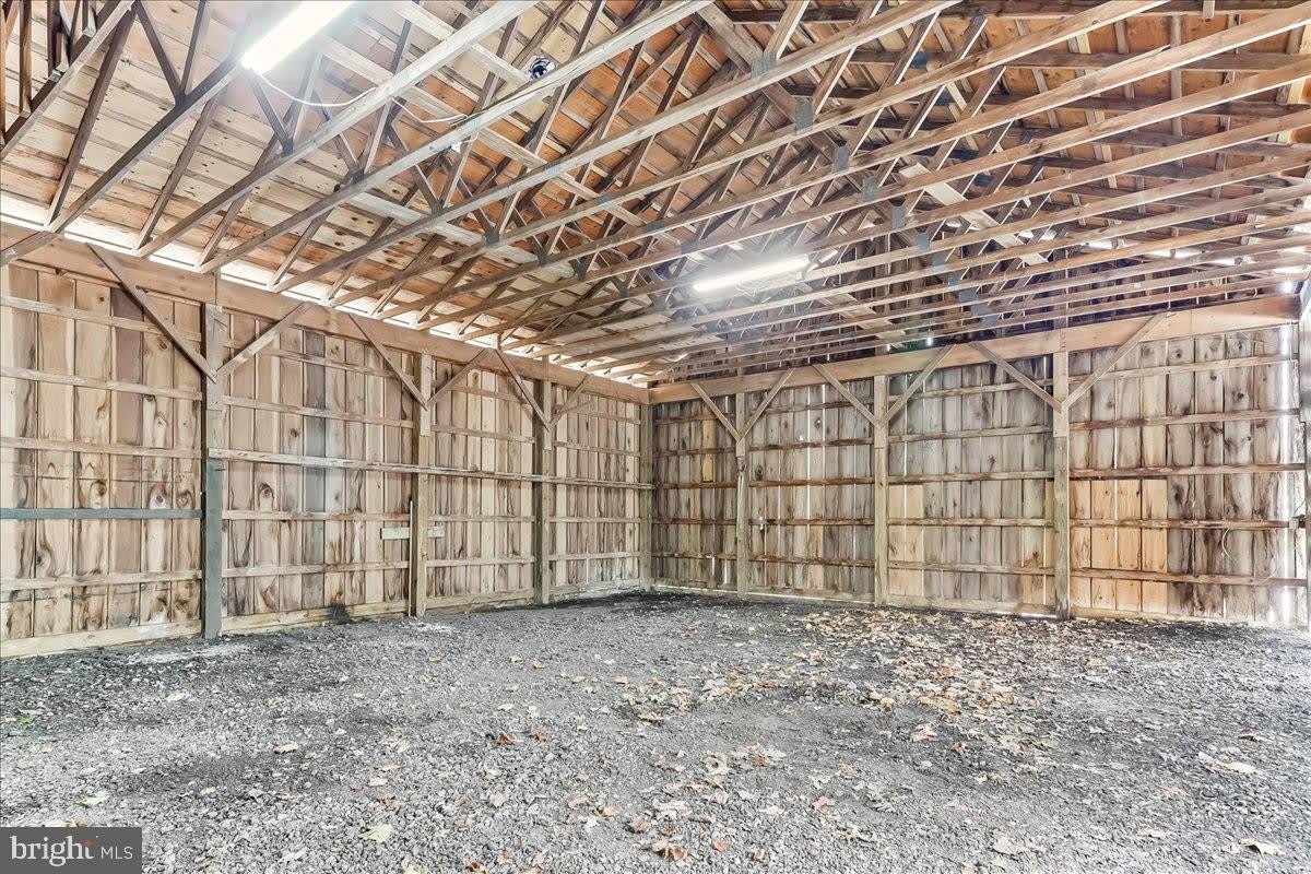 1050 PIKE SPRINGS RD #BARN – photo 1 of 7