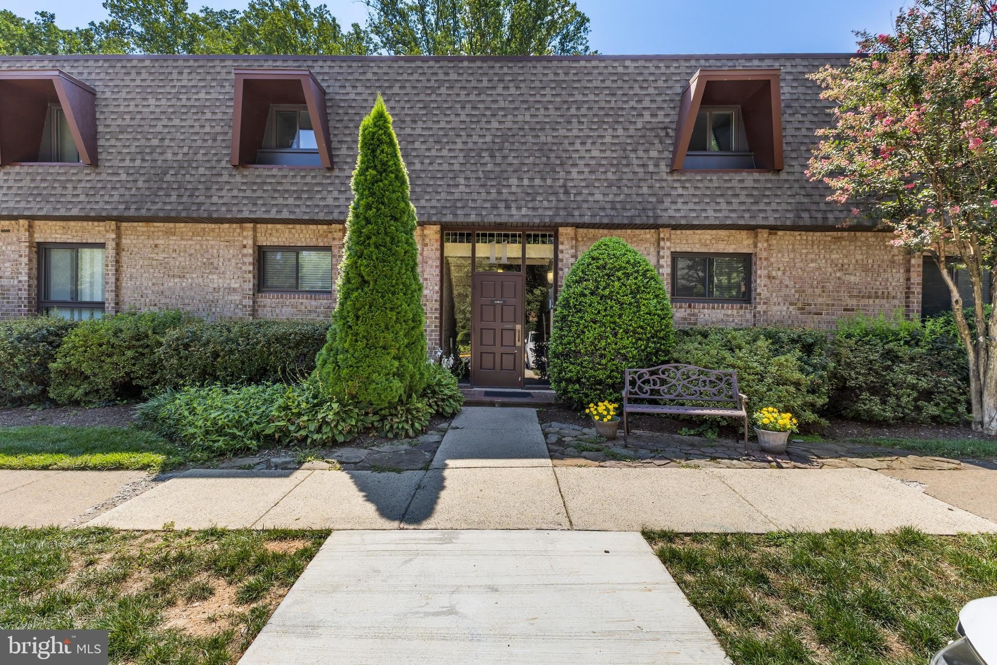 11611 VANTAGE HILL Road – photo 1 of 26