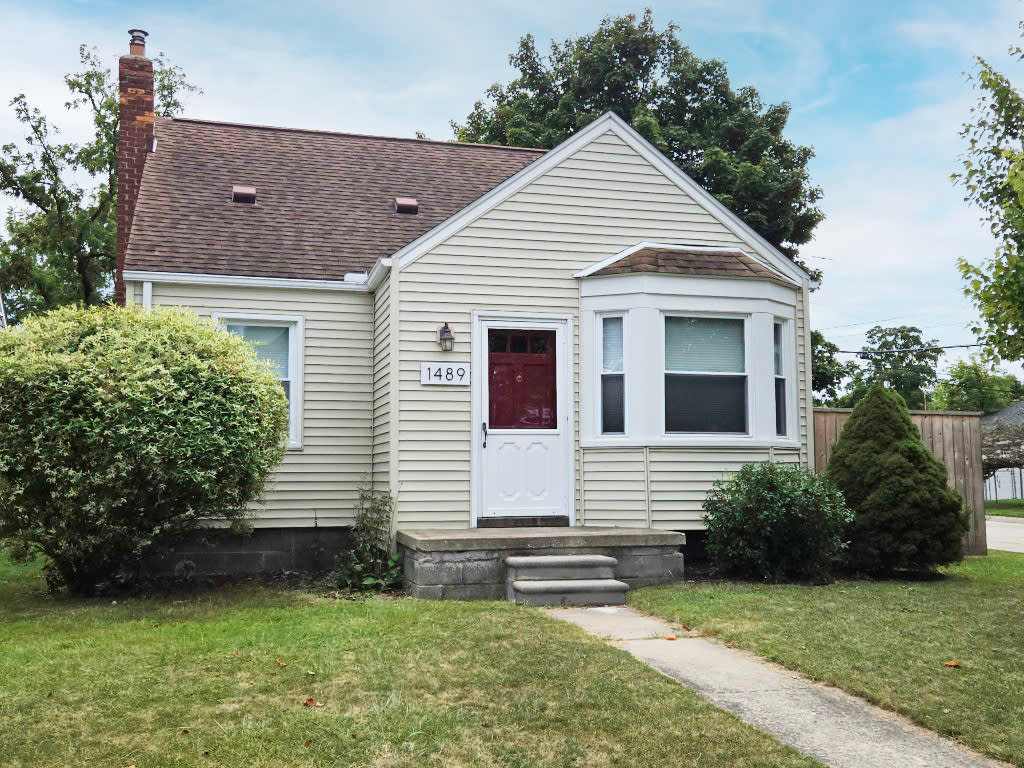 1489 West Boulevard – photo 1 of 40