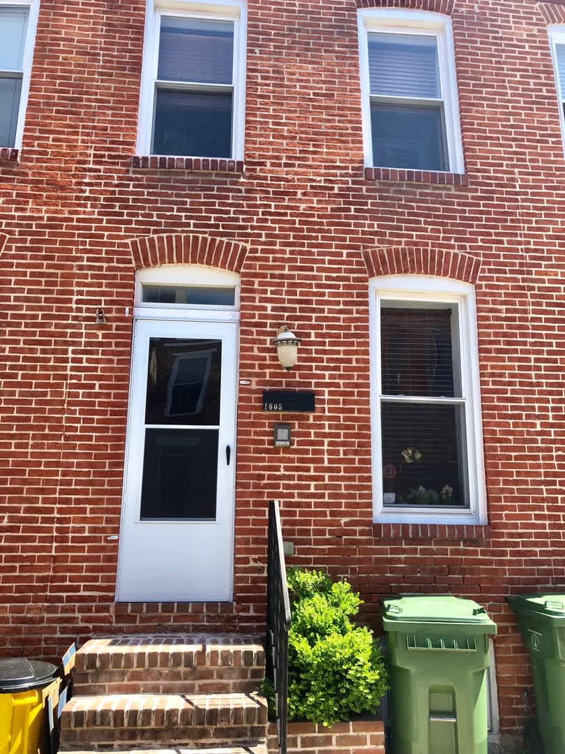 1 Month Free Rent On A 12 Month Lease Charming 2 Bedroom 1 5 Bathroom Townhome In Federal Hill W Rooftop Deck – photo 1