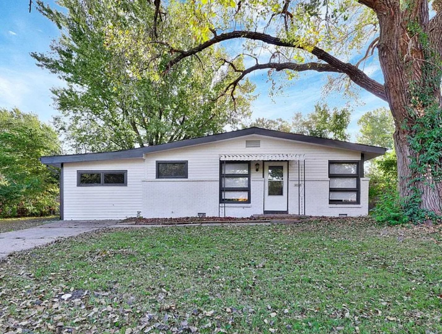 6020 N East Park View St, Park City, KS 67219 – photo 1 of 13