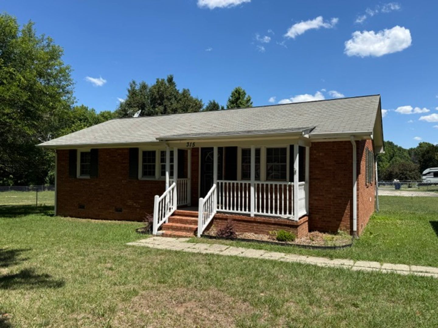Three Bedroom 1 Bath Brick Ranch In Liberty – photo 1 of 22