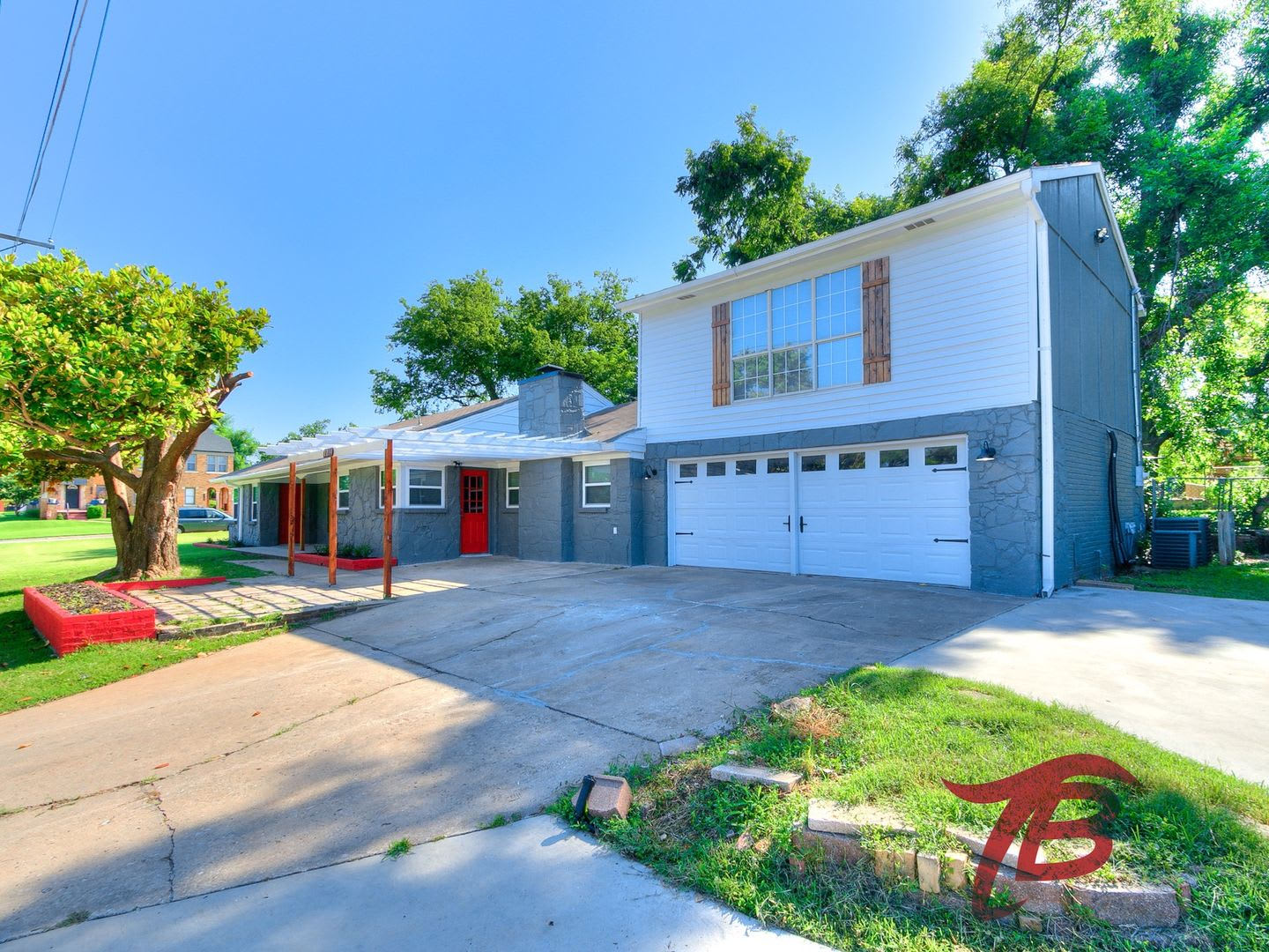 Gorgeous 5 Bedroom 3 Bathroom Home Near Oklahoma City University – photo 1