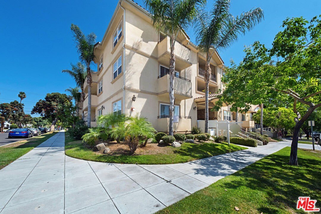 650 E Palm Ave – photo 1