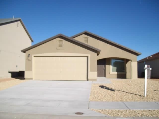 Adorable 3 Bedroom 2 Bath Townhouse in Eastside El Paso!! – photo 1