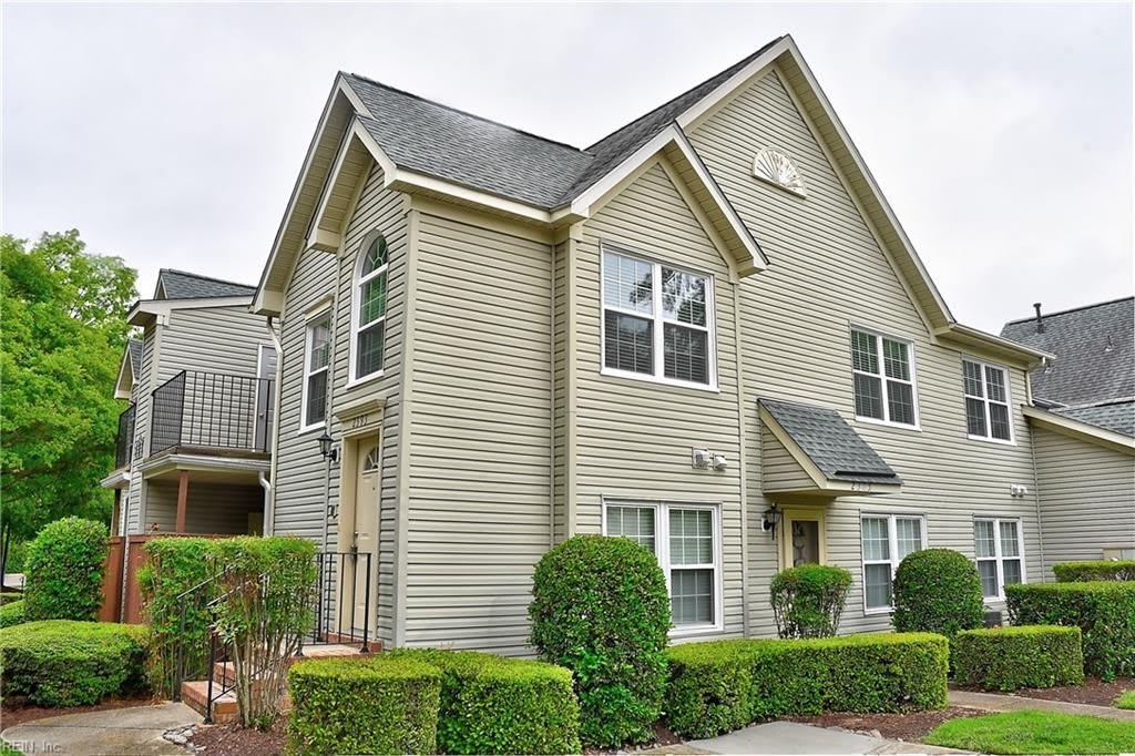 2393 London Pointe Drive – photo 1 of 23