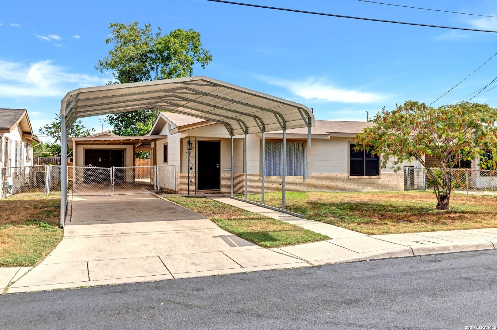 411 W Hart Ave – photo 1