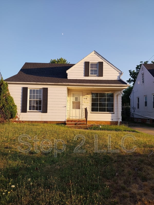 12904 Willard Avenue – photo 1