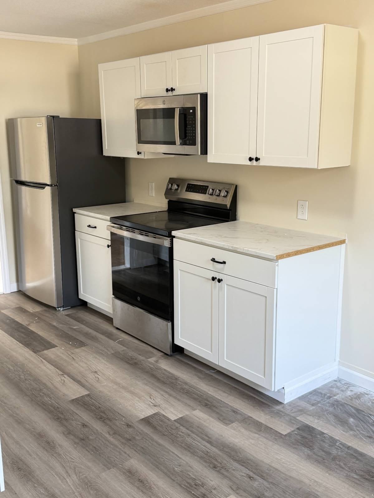 551 N Lee Ave – photo 1 of 13